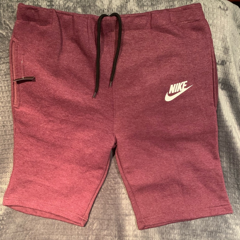 Brand new Nike Fleece Tech Shorts Men’s XL